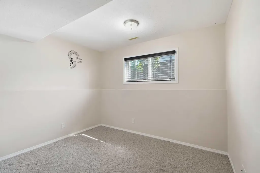 48 Vanson Close Red Deer AB T4R 0G6