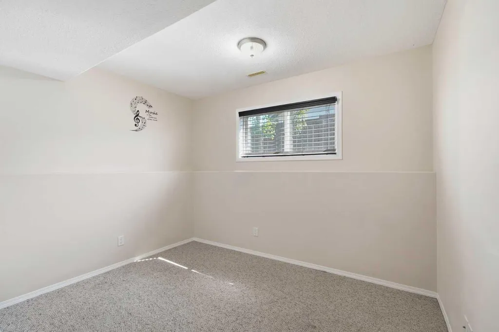 48 Vanson Close Red Deer AB T4R 0G6