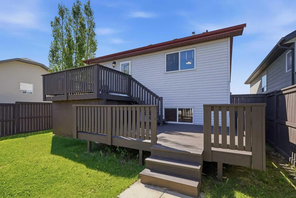 48 Vanson Close Red Deer AB T4R 0G6