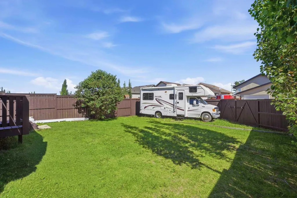 48 Vanson Close Red Deer AB T4R 0G6