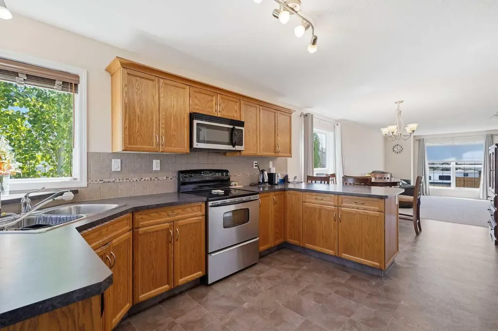 48 Vanson Close Red Deer AB T4R 0G6