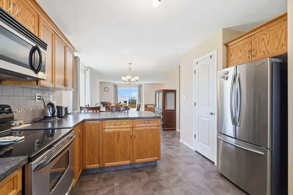 48 Vanson Close Red Deer AB T4R 0G6