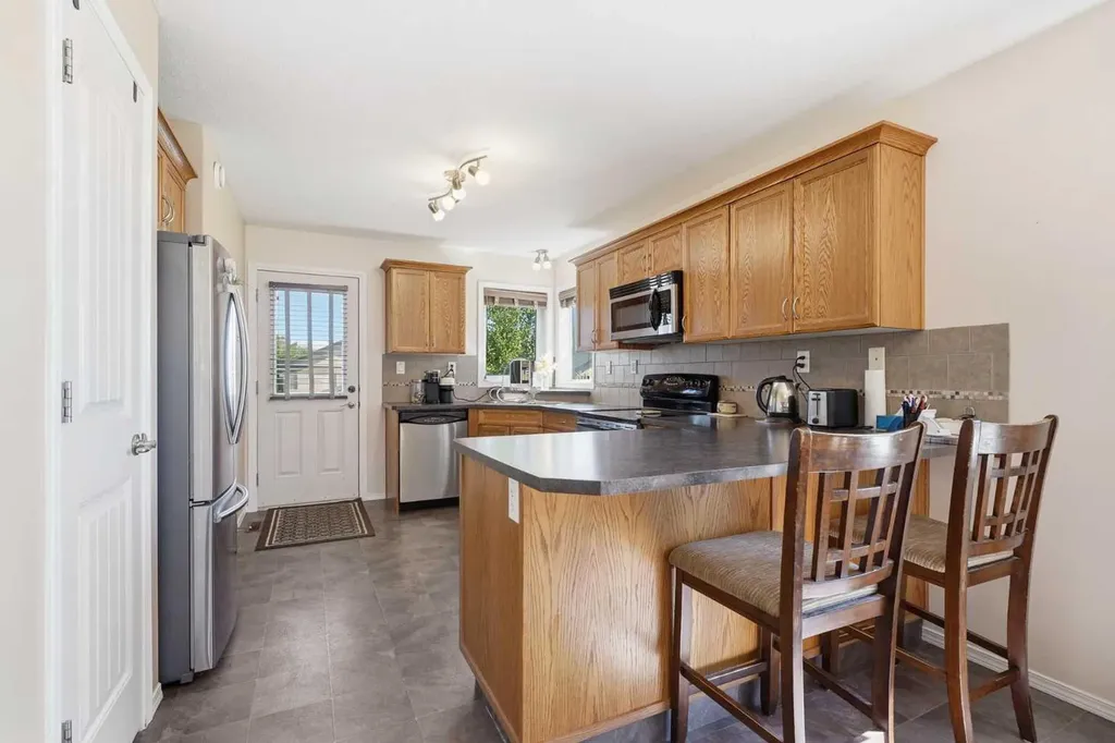 48 Vanson Close Red Deer AB T4R 0G6