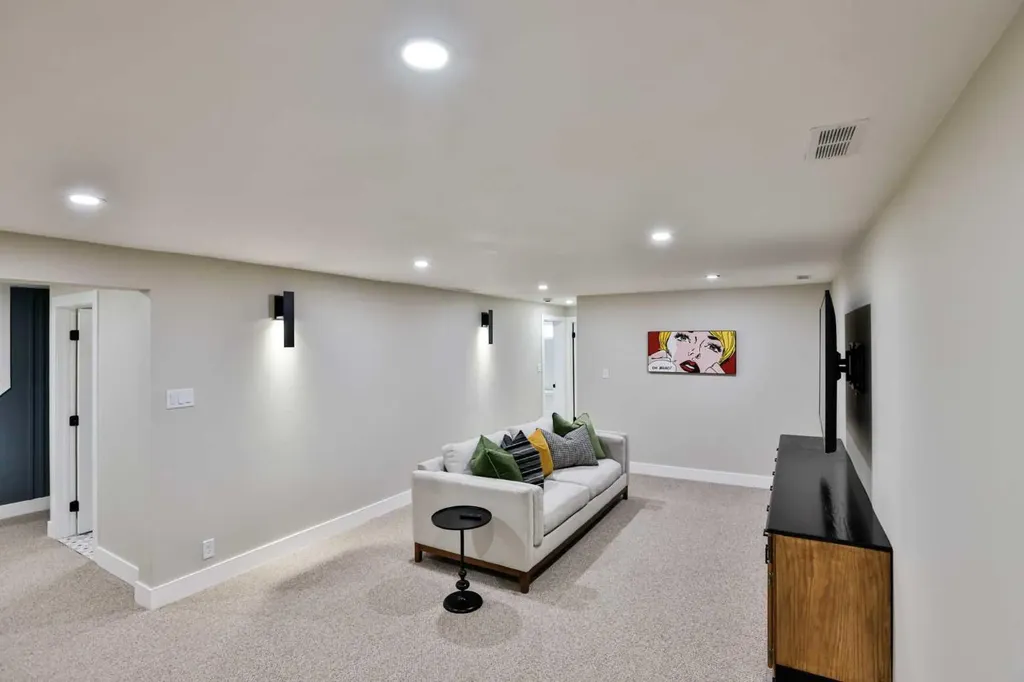 2925 11a Avenue S Lethbridge AB T1K 0M5