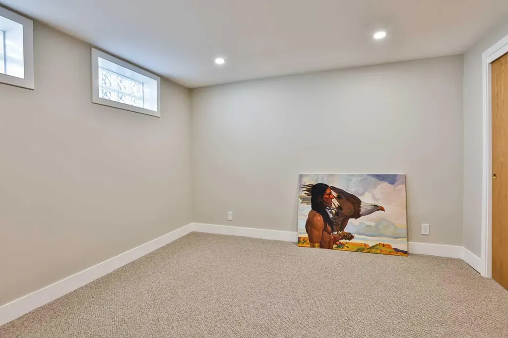 2925 11a Avenue S Lethbridge AB T1K 0M5