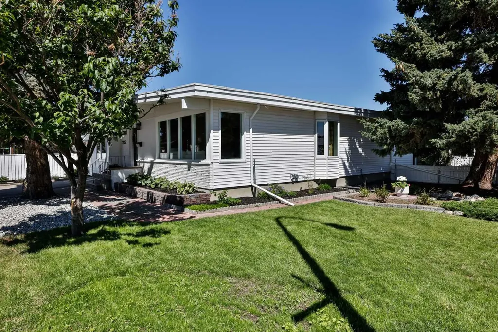 2925 11a Avenue S Lethbridge AB T1K 0M5