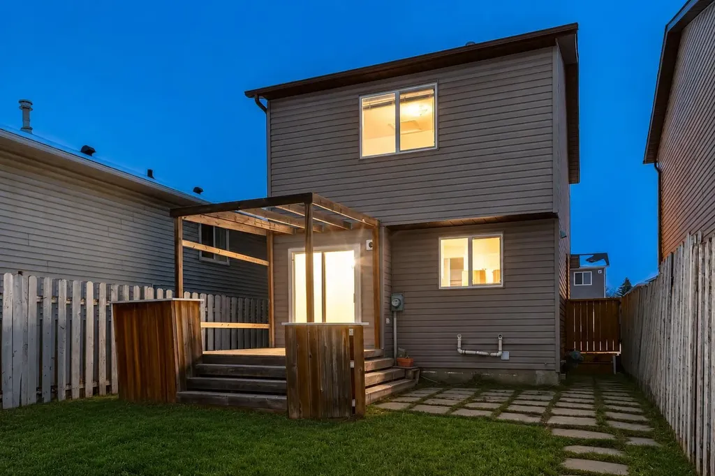 33 Martindale Court NE Calgary AB T3J 2V8