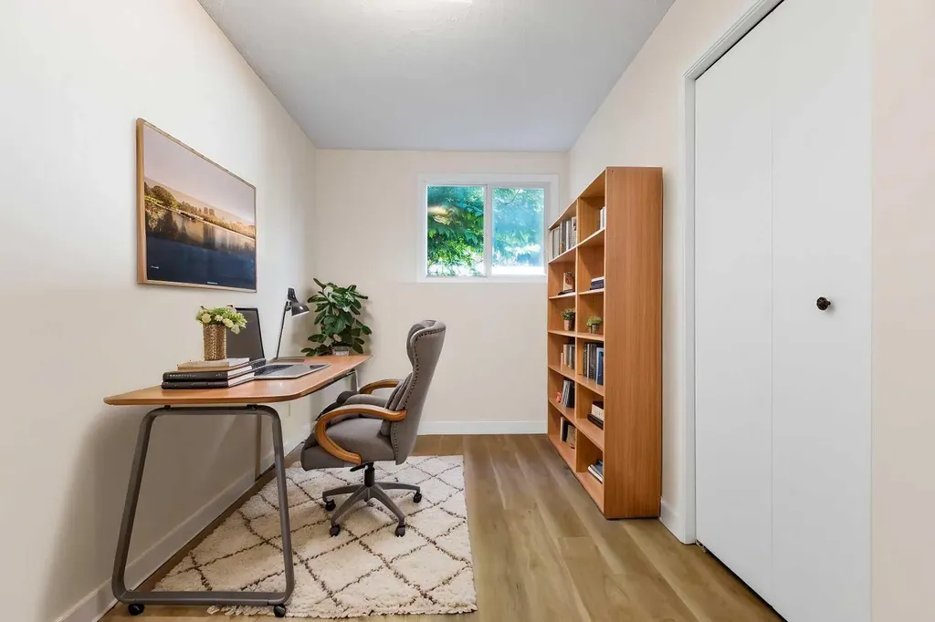 101 Sabrina Way SW Calgary AB T2W 4J4