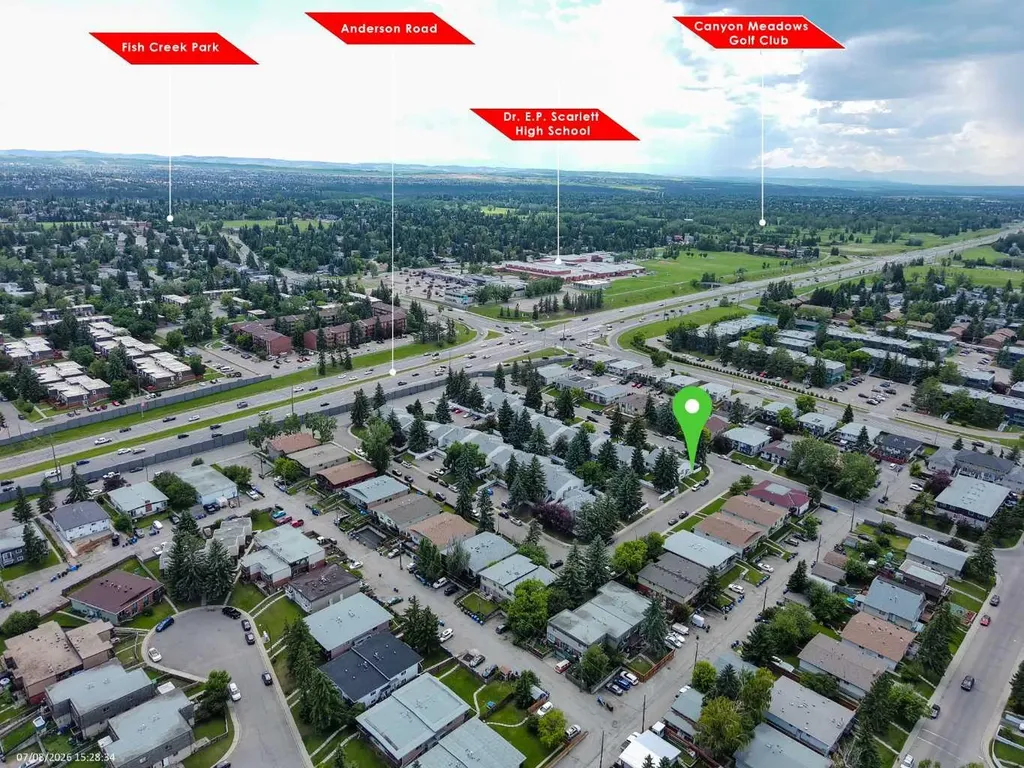 101 Sabrina Way SW Calgary AB T2W 4J4