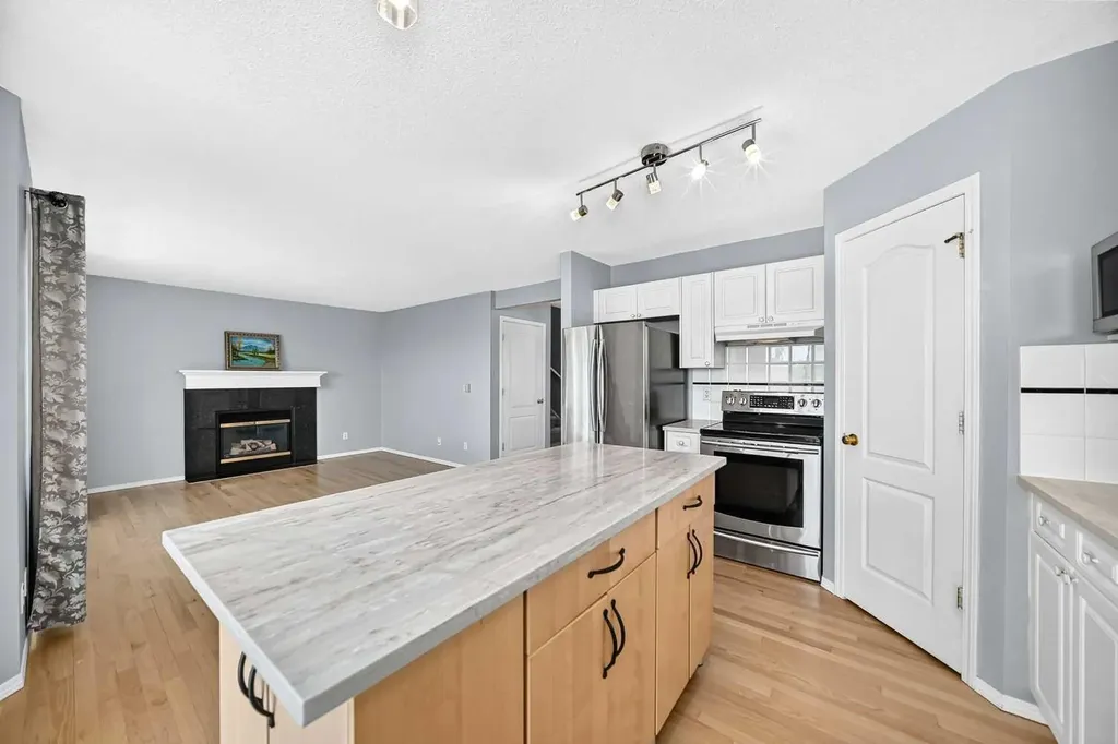 65 Tuscarora Place NW Calgary AB T3L2G1