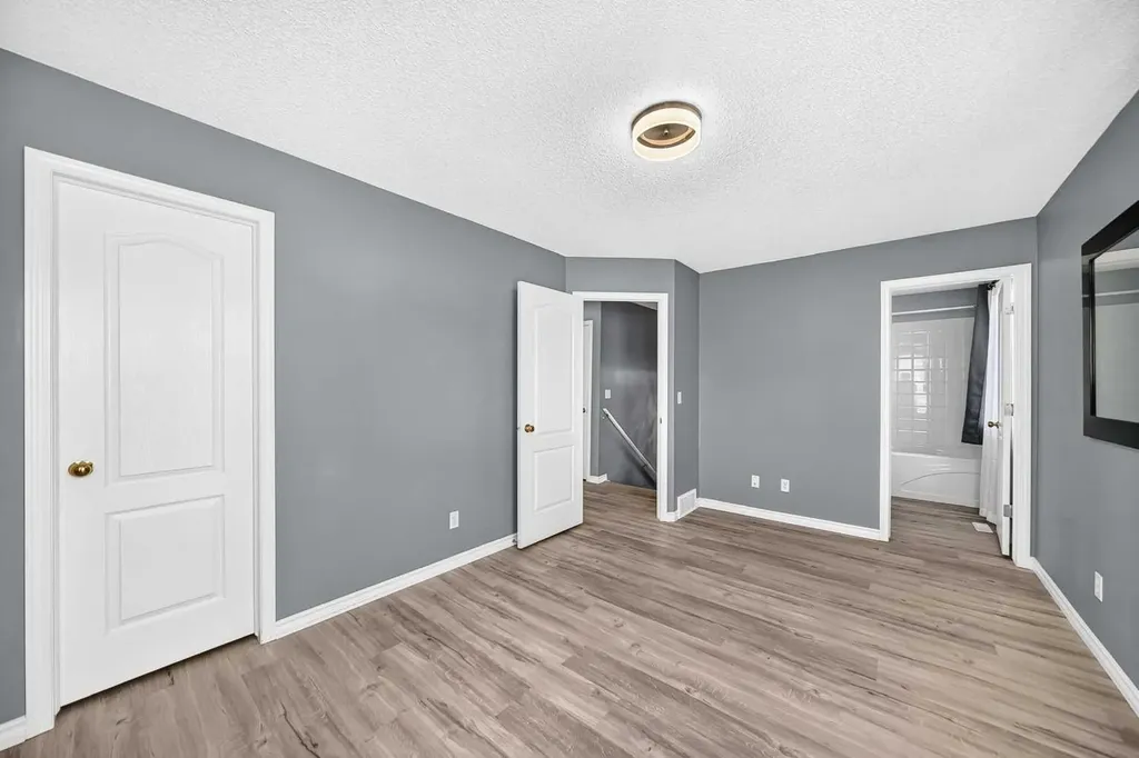 65 Tuscarora Place NW Calgary AB T3L2G1