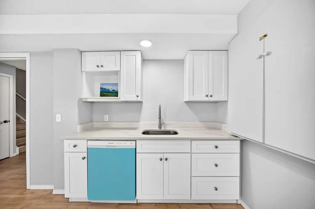 65 Tuscarora Place NW Calgary AB T3L2G1