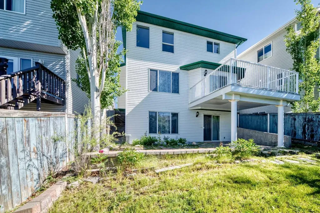 65 Tuscarora Place NW Calgary AB T3L2G1