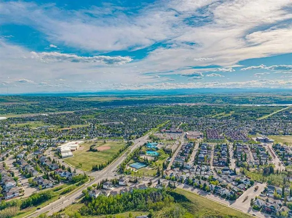 65 Tuscarora Place NW Calgary AB T3L2G1