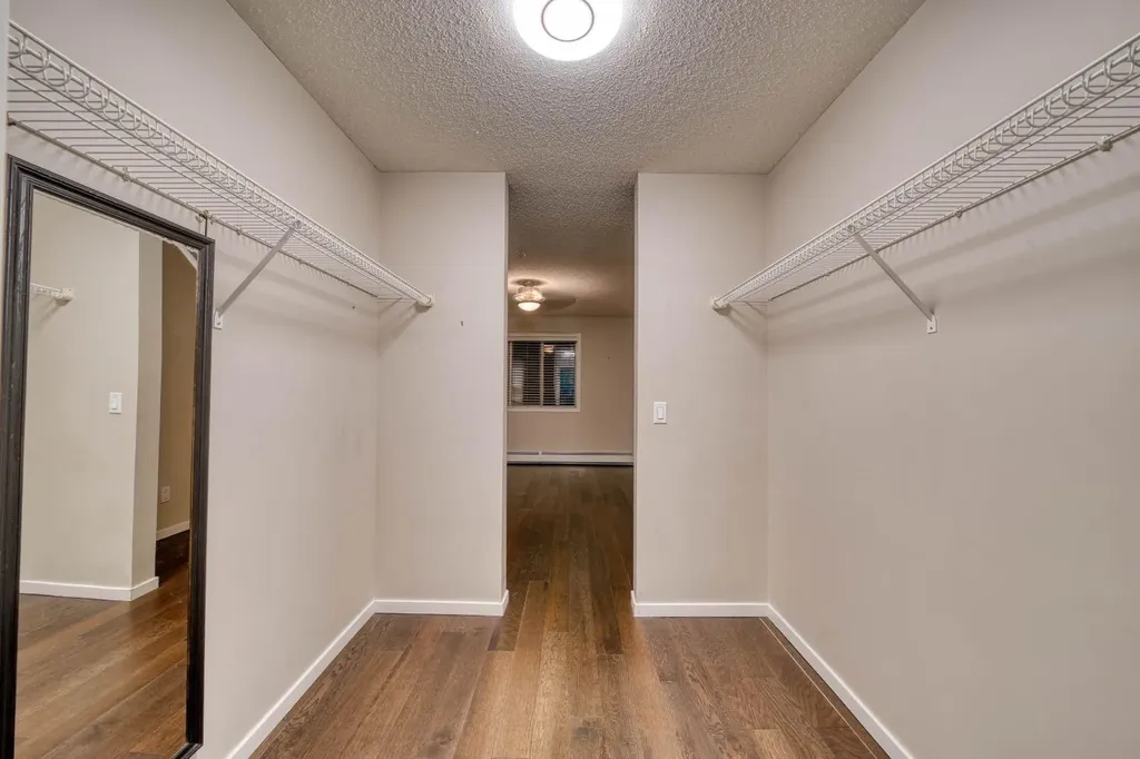 290 Shawville Way SE Calgary AB T2Y 3Z9