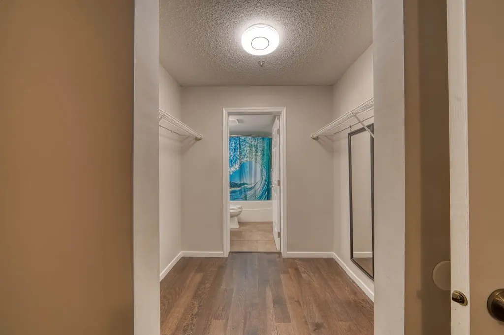 290 Shawville Way SE Calgary AB T2Y 3Z9