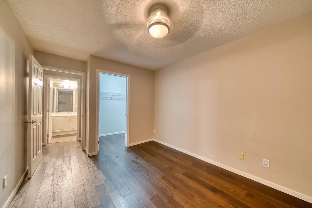 290 Shawville Way SE Calgary AB T2Y 3Z9