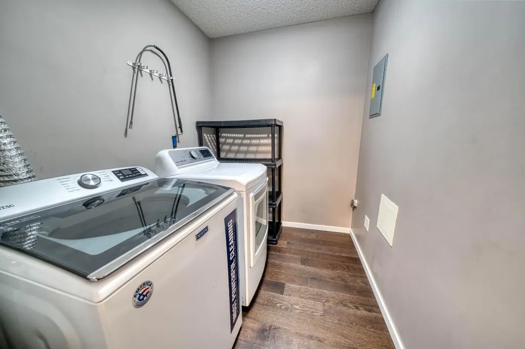 290 Shawville Way SE Calgary AB T2Y 3Z9