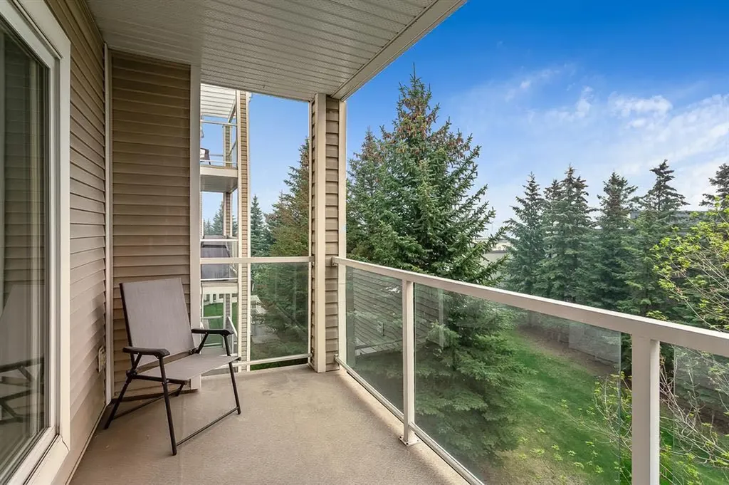 290 Shawville Way SE Calgary AB T2Y 3Z9