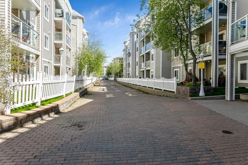 290 Shawville Way SE Calgary AB T2Y 3Z9