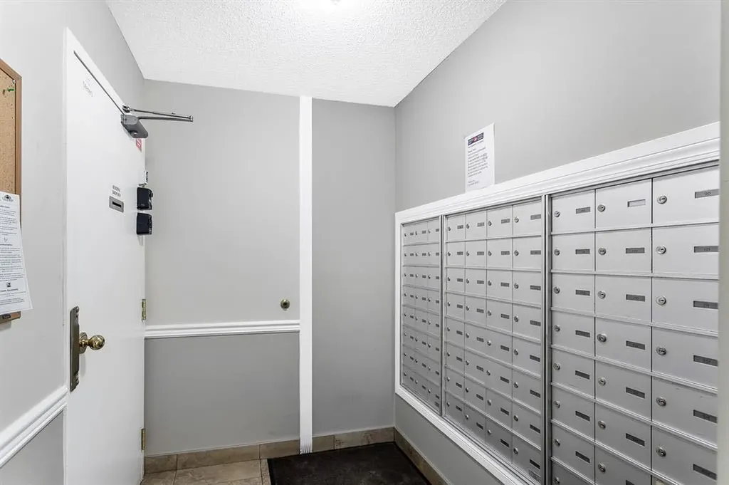 290 Shawville Way SE Calgary AB T2Y 3Z9