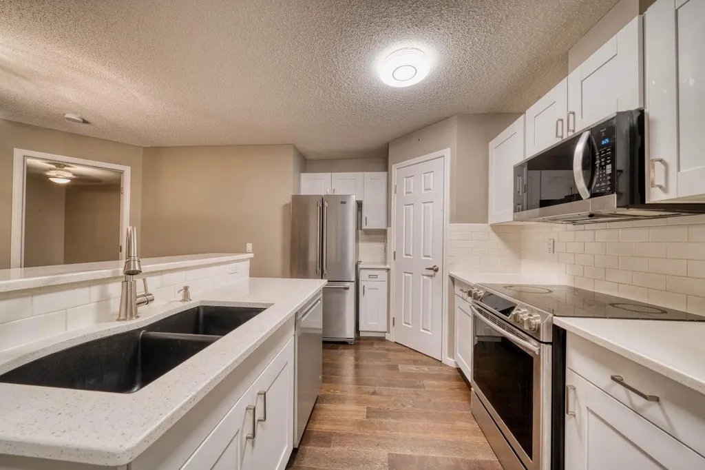 290 Shawville Way SE Calgary AB T2Y 3Z9