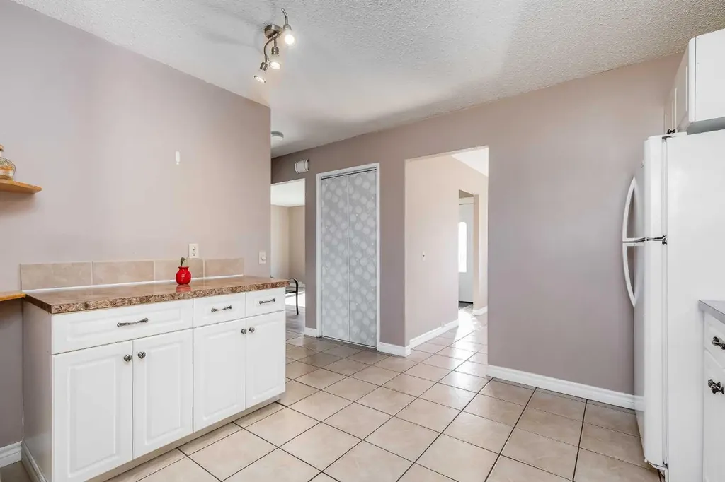 248 Huntcroft Road NE Calgary AB T2K 4E2