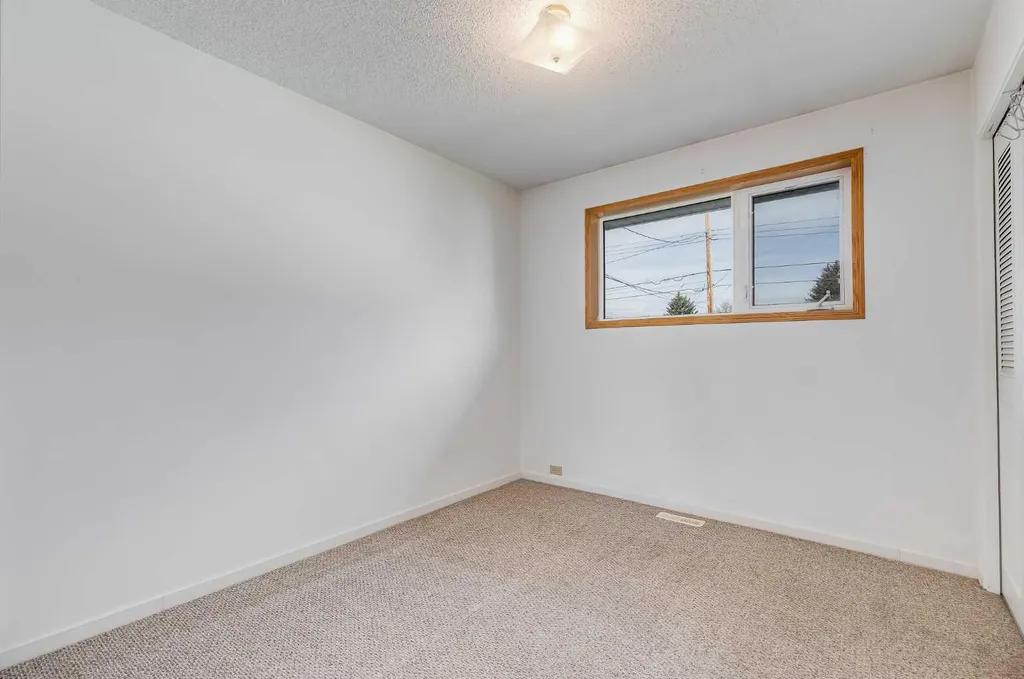 248 Huntcroft Road NE Calgary AB T2K 4E2