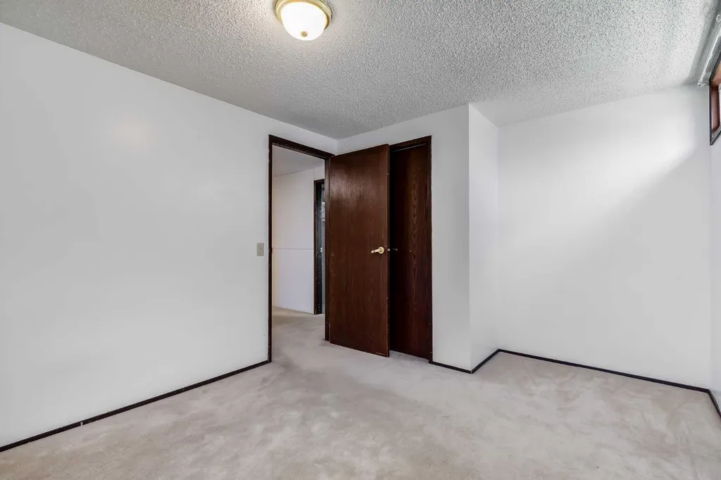 248 Huntcroft Road NE Calgary AB T2K 4E2