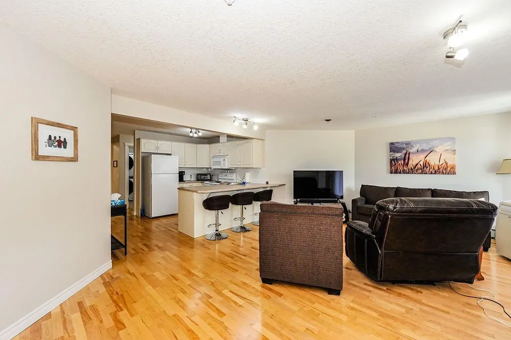 5419 49 Avenue Camrose AB T4V 0N6