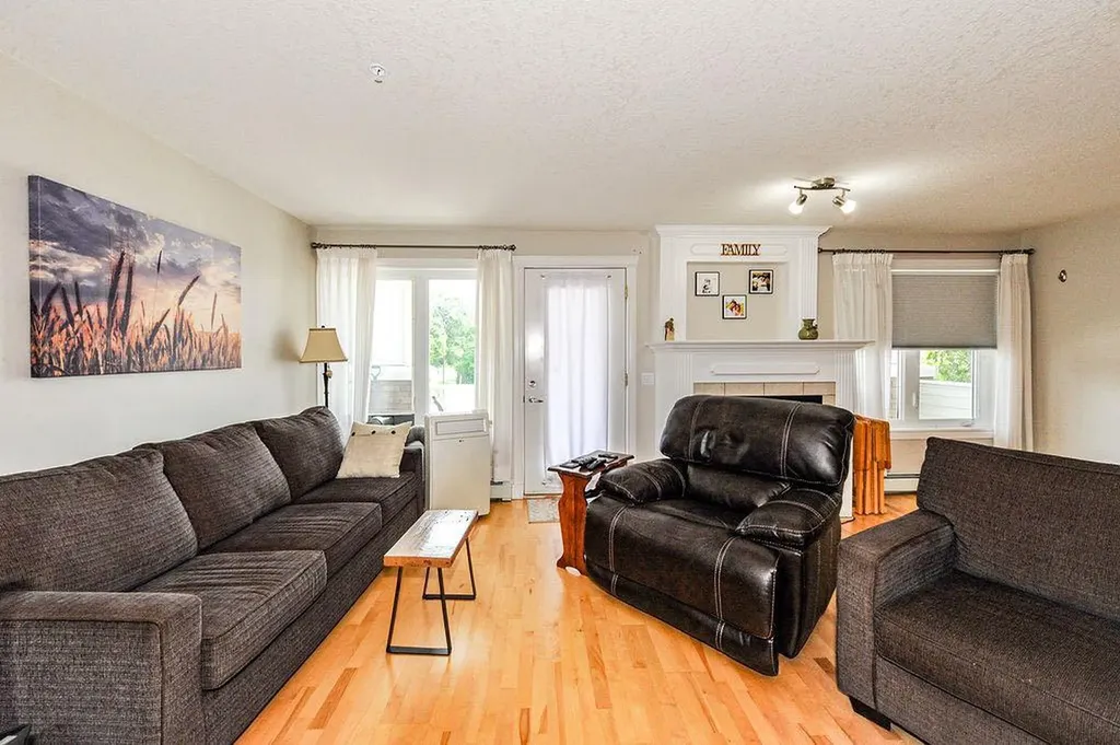 5419 49 Avenue Camrose AB T4V 0N6