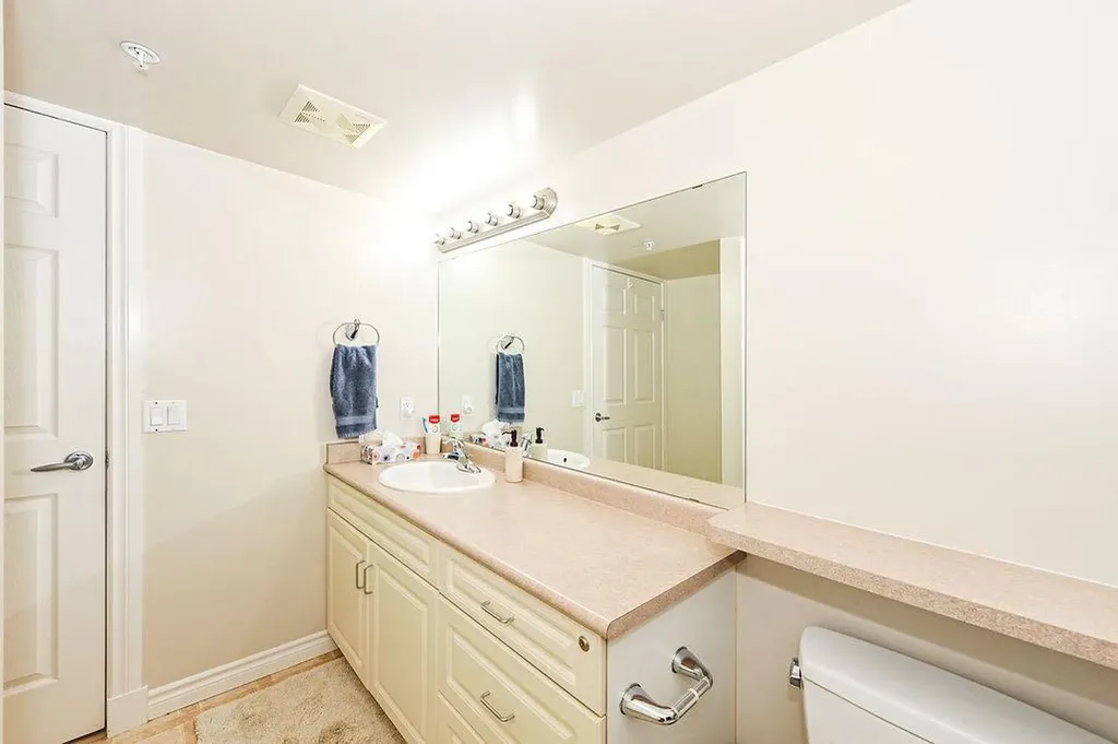 5419 49 Avenue Camrose AB T4V 0N6