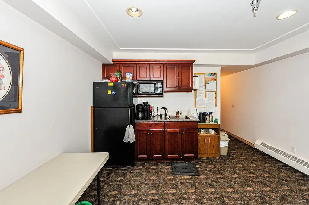 5419 49 Avenue Camrose AB T4V 0N6