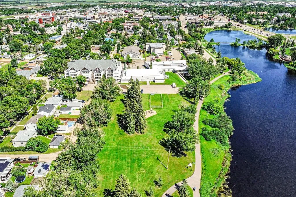 5419 49 Avenue Camrose AB T4V 0N6