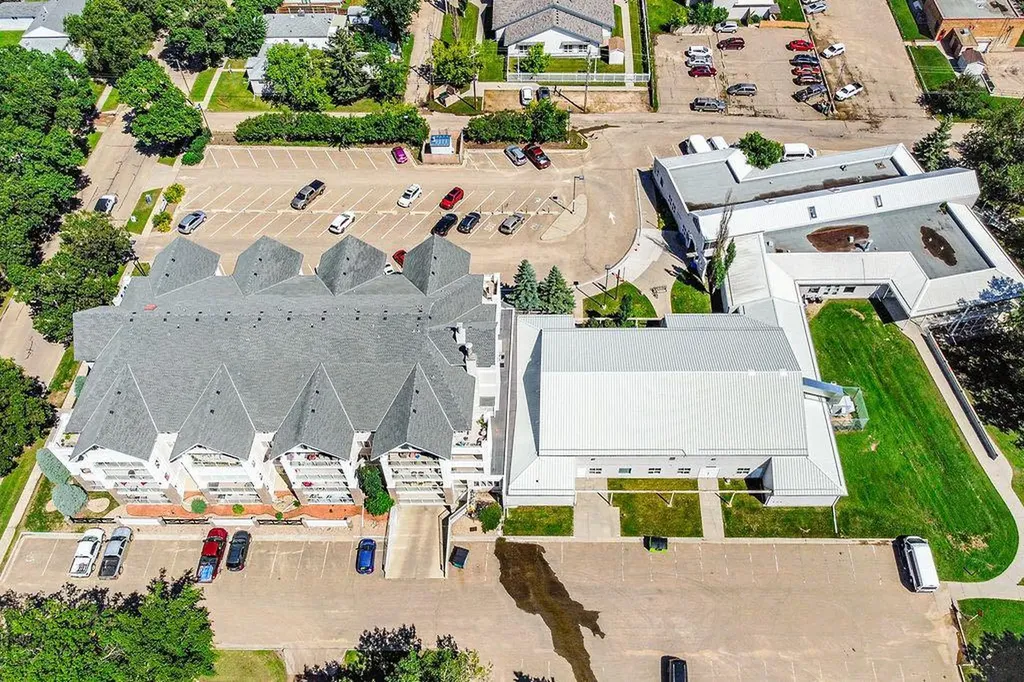 5419 49 Avenue Camrose AB T4V 0N6