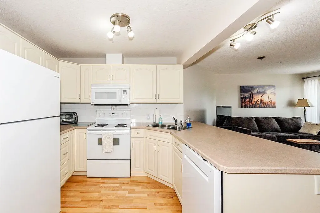 5419 49 Avenue Camrose AB T4V 0N6