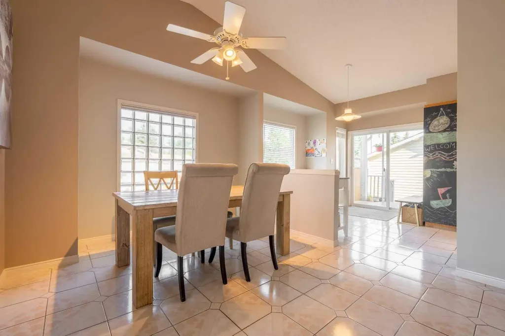 128 Sunvale Crescent SE Calgary AB T2X2S5