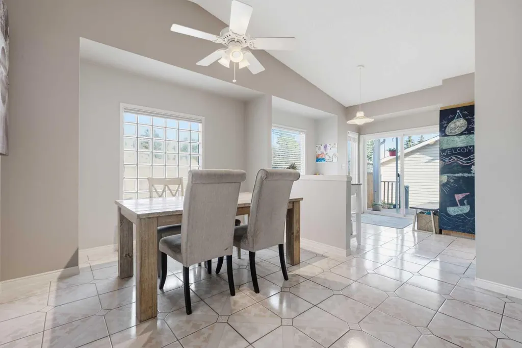 128 Sunvale Crescent SE Calgary AB T2X2S5