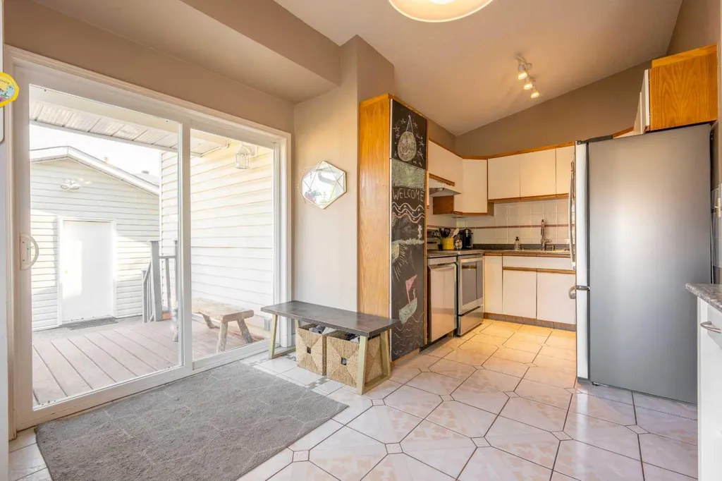 128 Sunvale Crescent SE Calgary AB T2X2S5