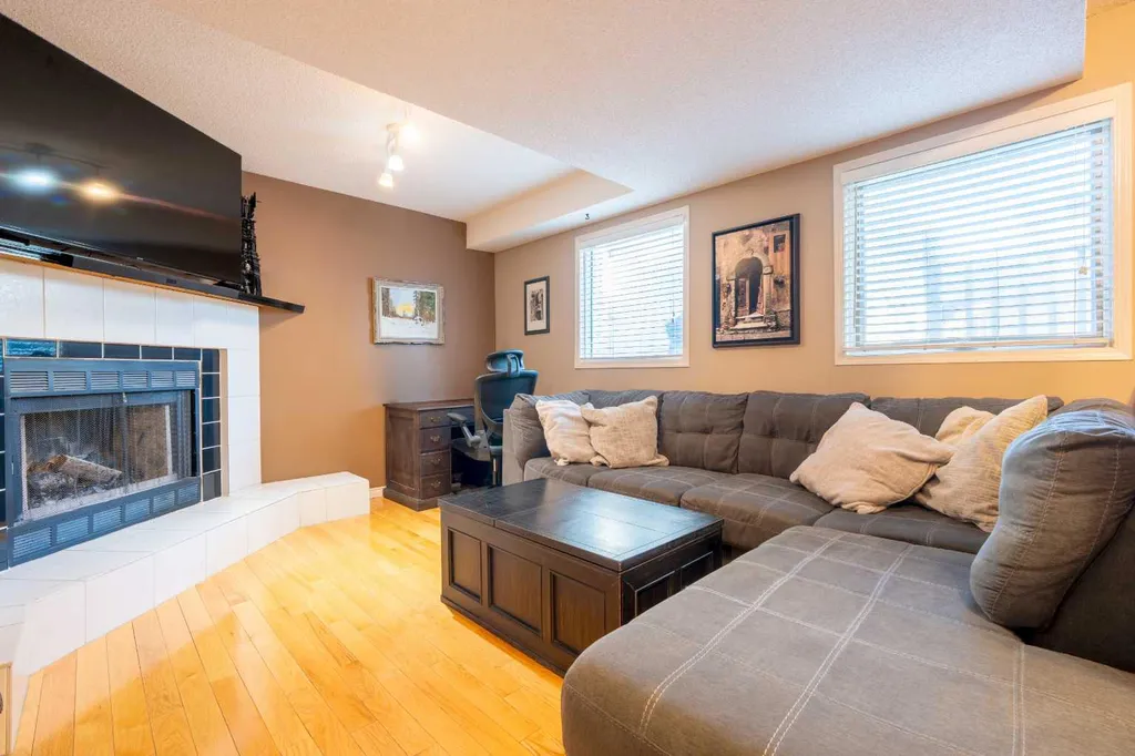 128 Sunvale Crescent SE Calgary AB T2X2S5