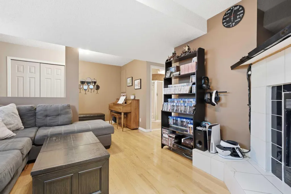 128 Sunvale Crescent SE Calgary AB T2X2S5