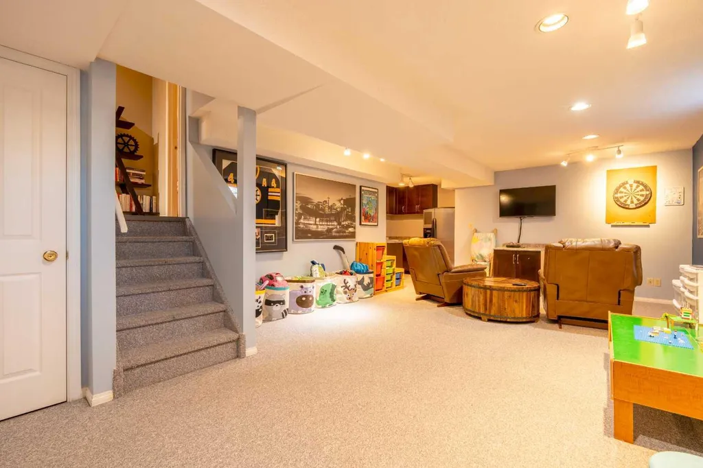 128 Sunvale Crescent SE Calgary AB T2X2S5