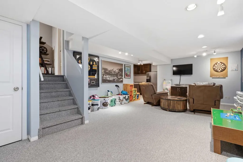 128 Sunvale Crescent SE Calgary AB T2X2S5