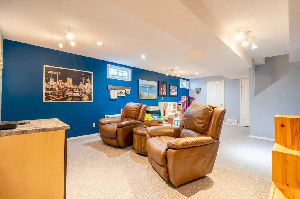 128 Sunvale Crescent SE Calgary AB T2X2S5