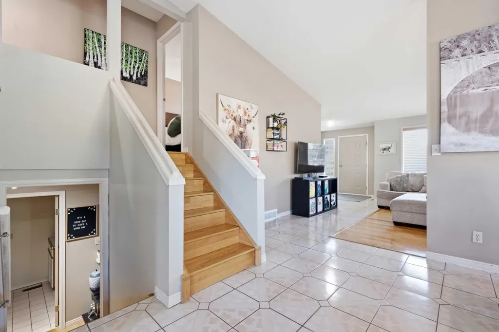 128 Sunvale Crescent SE Calgary AB T2X2S5