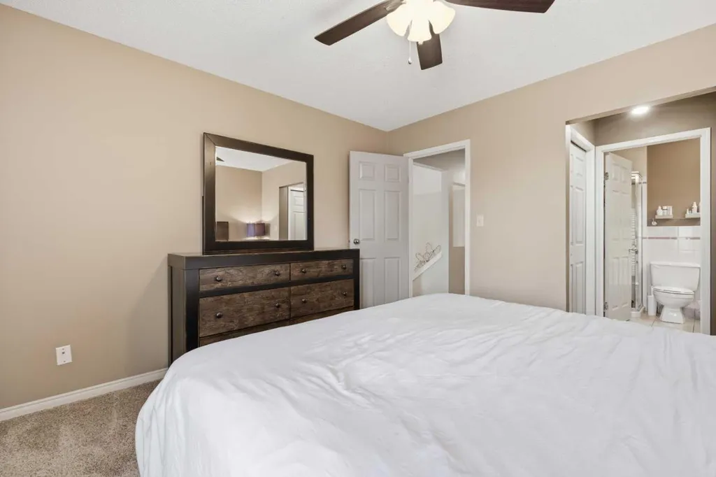 128 Sunvale Crescent SE Calgary AB T2X2S5