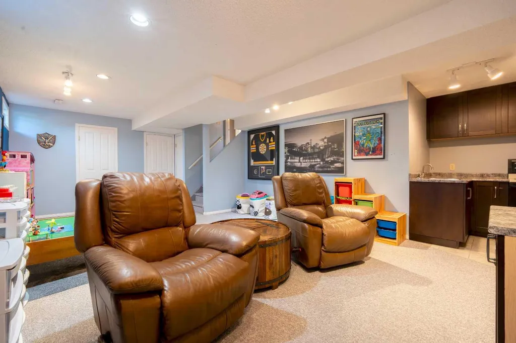 128 Sunvale Crescent SE Calgary AB T2X2S5