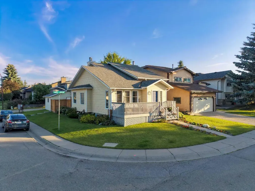 128 Sunvale Crescent SE Calgary AB T2X2S5
