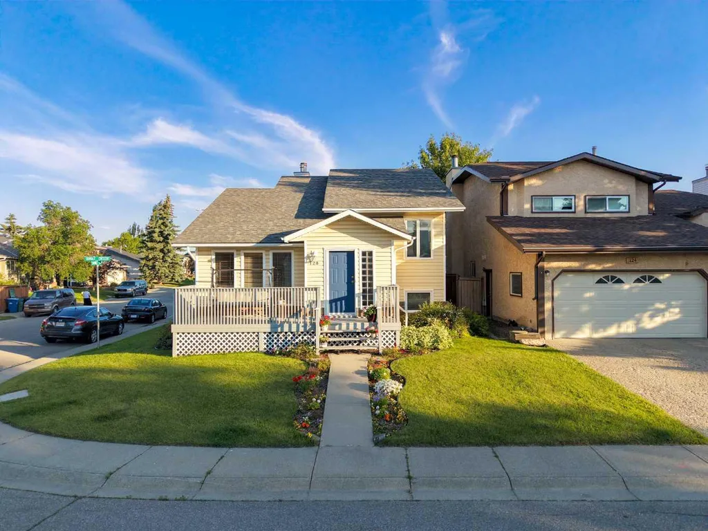 128 Sunvale Crescent SE Calgary AB T2X2S5