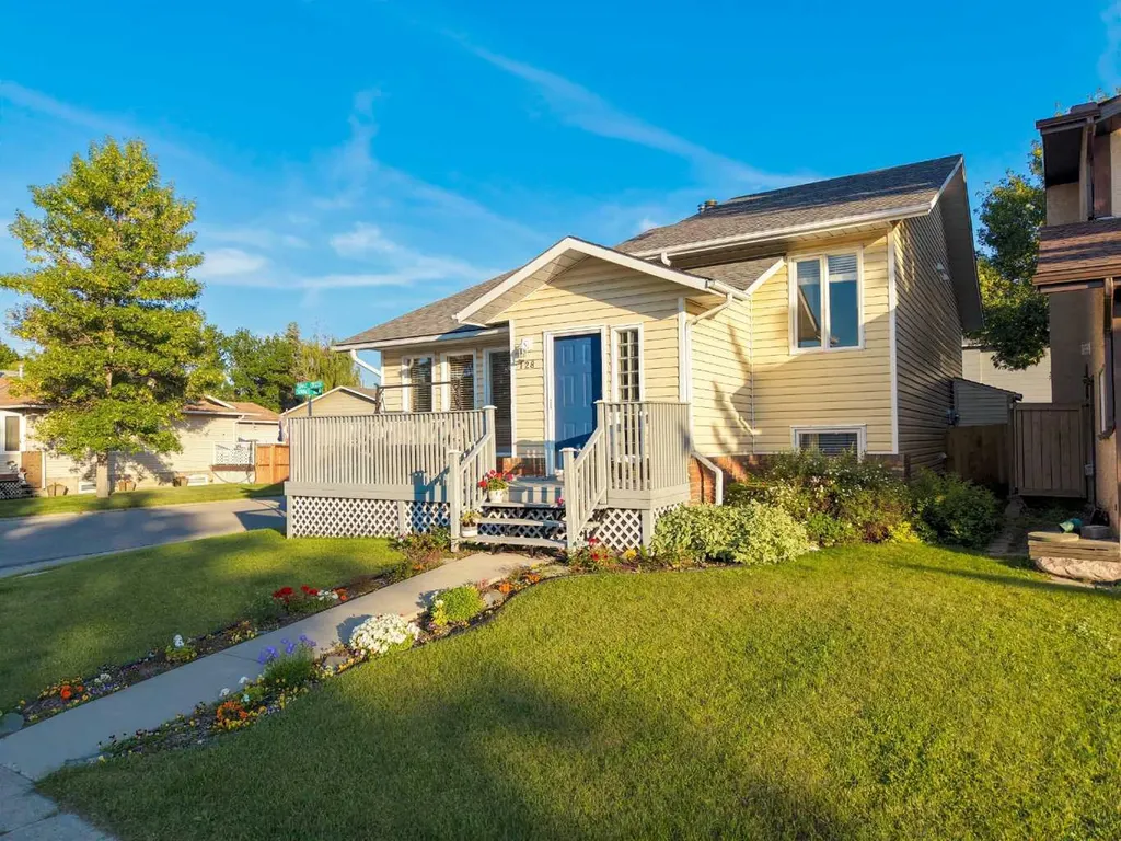 128 Sunvale Crescent SE Calgary AB T2X2S5